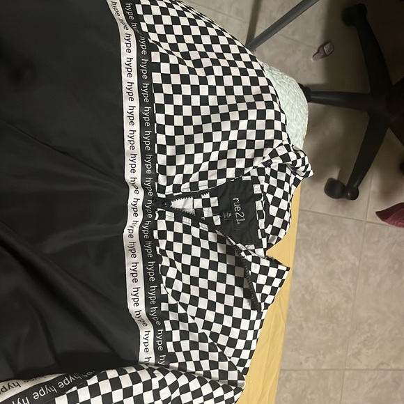 Cute rue 21 hype crop windbreaker - Picture 2 of 5